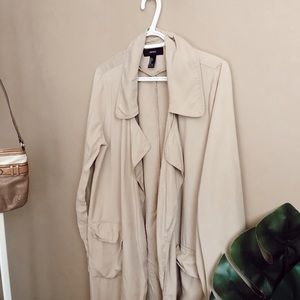 Light weight trench coat
